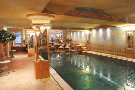 wellnesshotel mit Hallenbad - Verwöhnhotel Kristall 