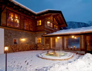 Aussen-Whirlpool vom Wellnesshotel Kristall