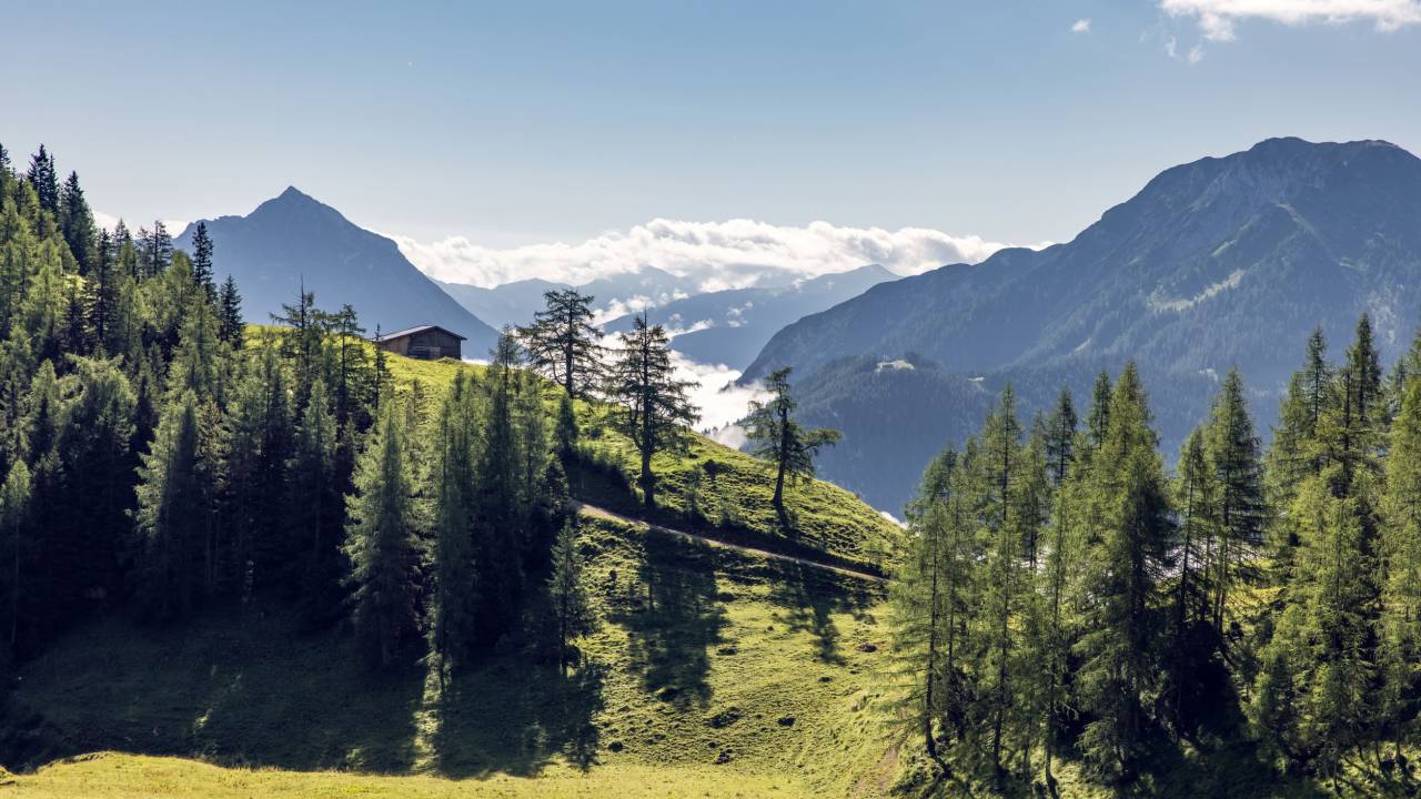 Karwendel-Gebirge mit Blick auf den Achensee