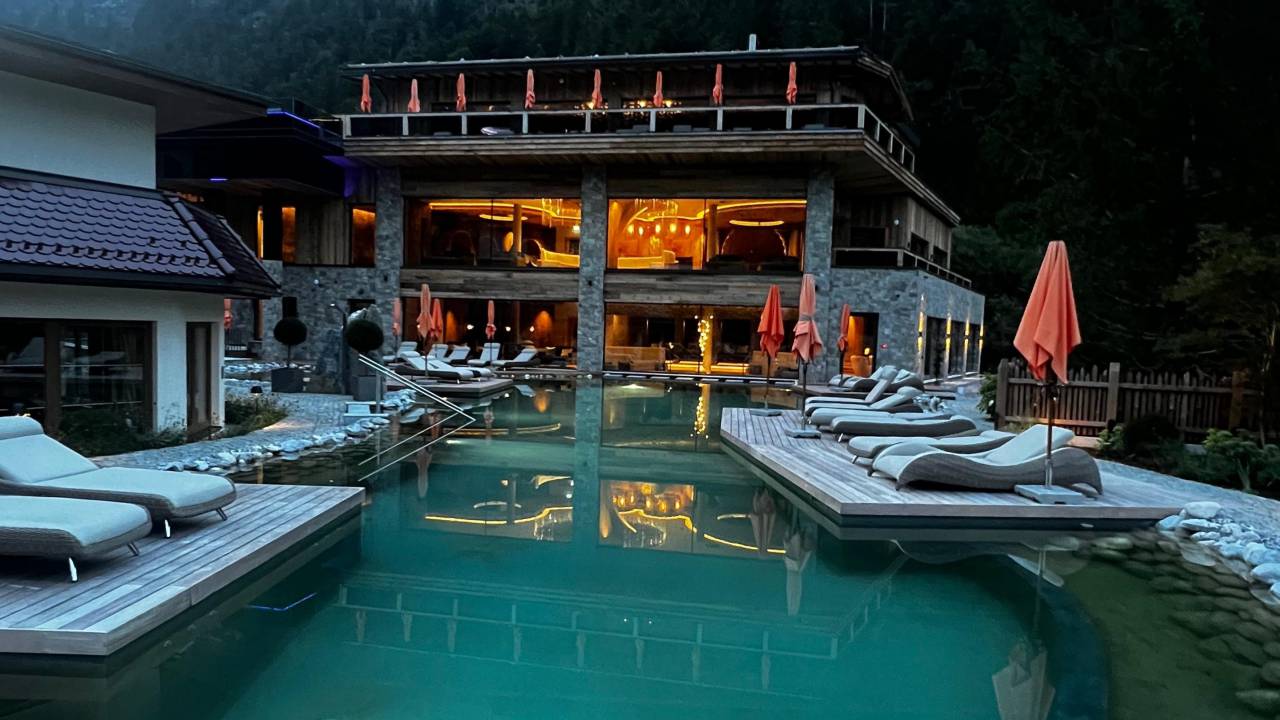 Neuer Natur-Badeteich beim Sky Spa