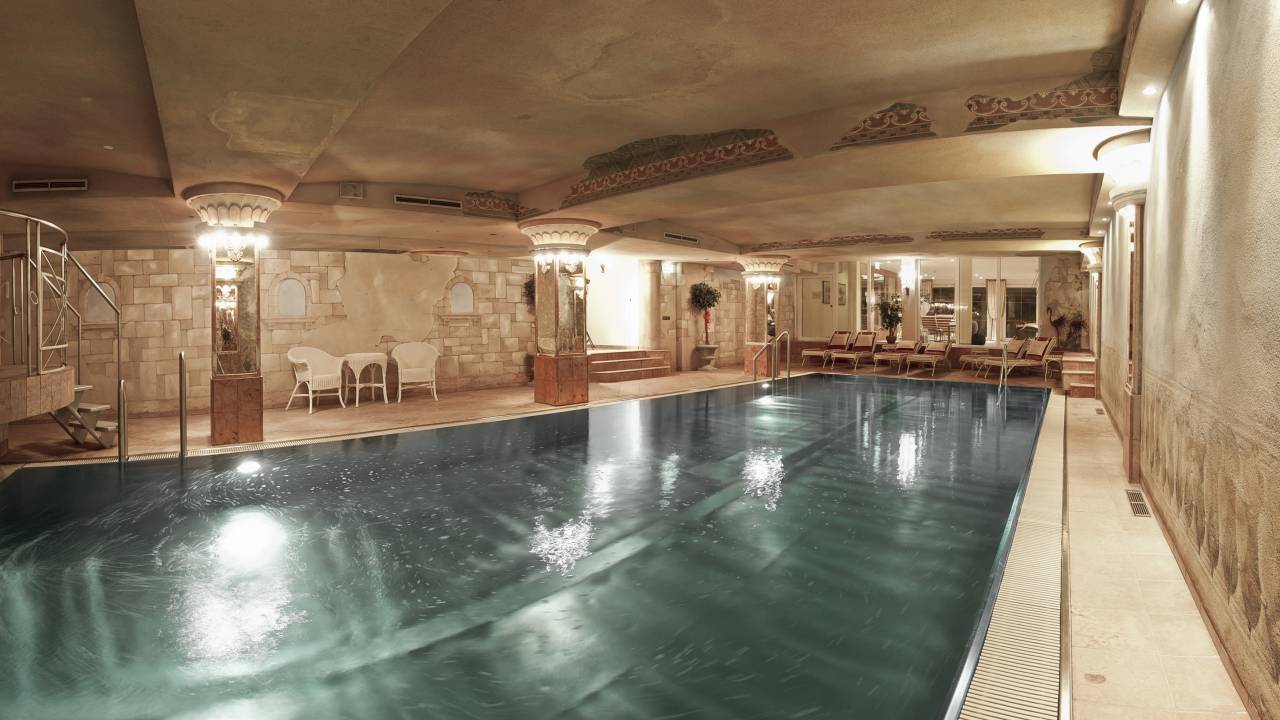 Kristall Innenpool im Verwöhnhotel Kristall in Pertisau am Achensee