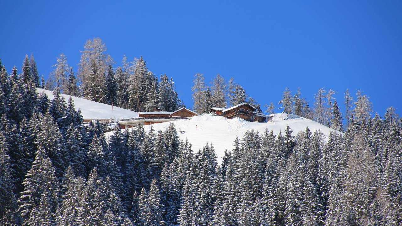 verschenite Hütte im Karwendelgebirge